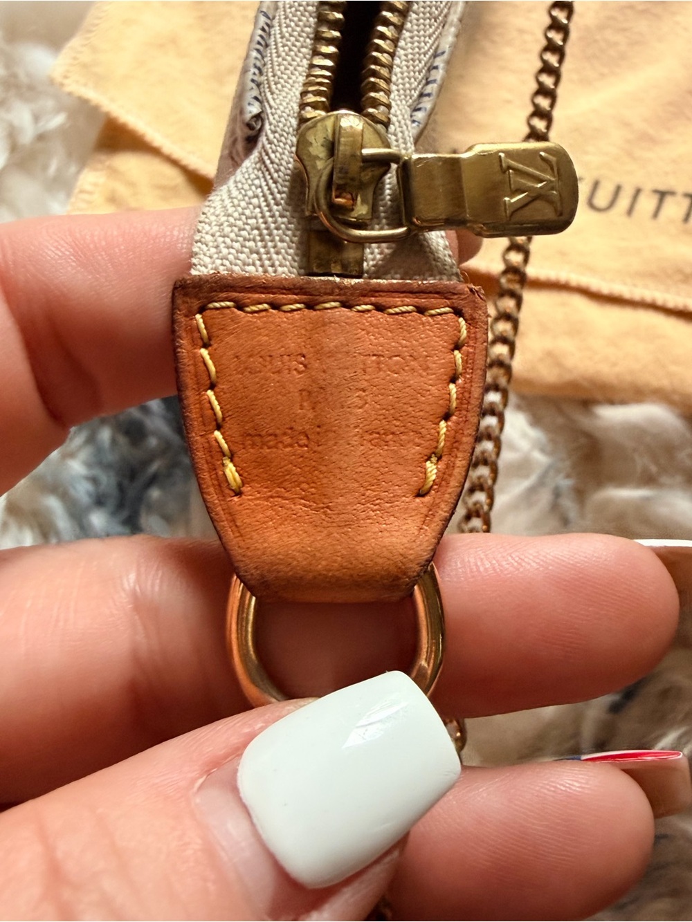 Louis Vuitton Damier Azur Mini Pochette Accessoires - Picture 3 of 16